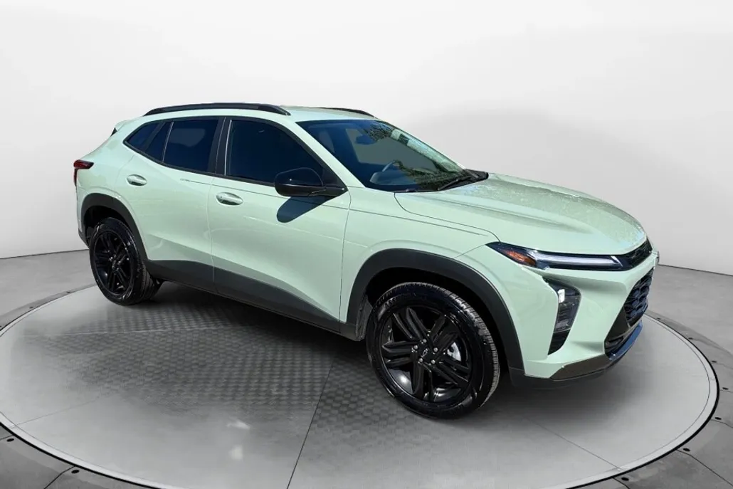 2025 Chevrolet Trax ACTIV photo 1