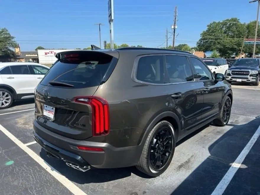 2021 Kia Telluride SX photo 1