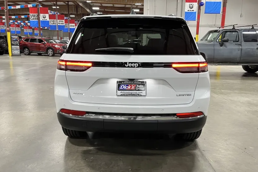 2025 Jeep Grand Cherokee Limited photo 1