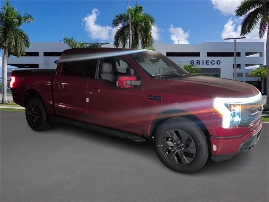 2025 Ford F-150 Lightning Lariat photo 1