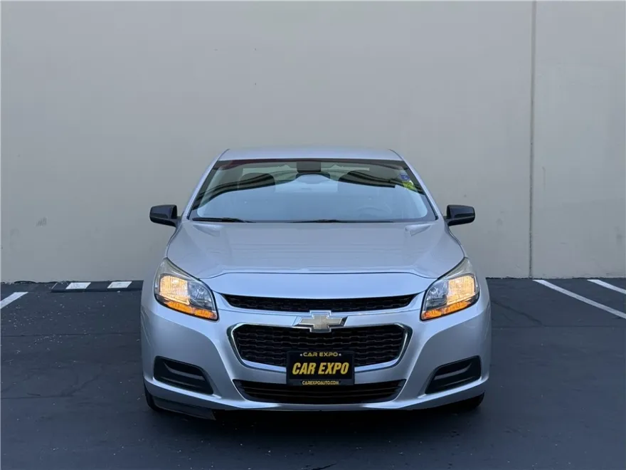 2015 Chevrolet Malibu LS photo 1
