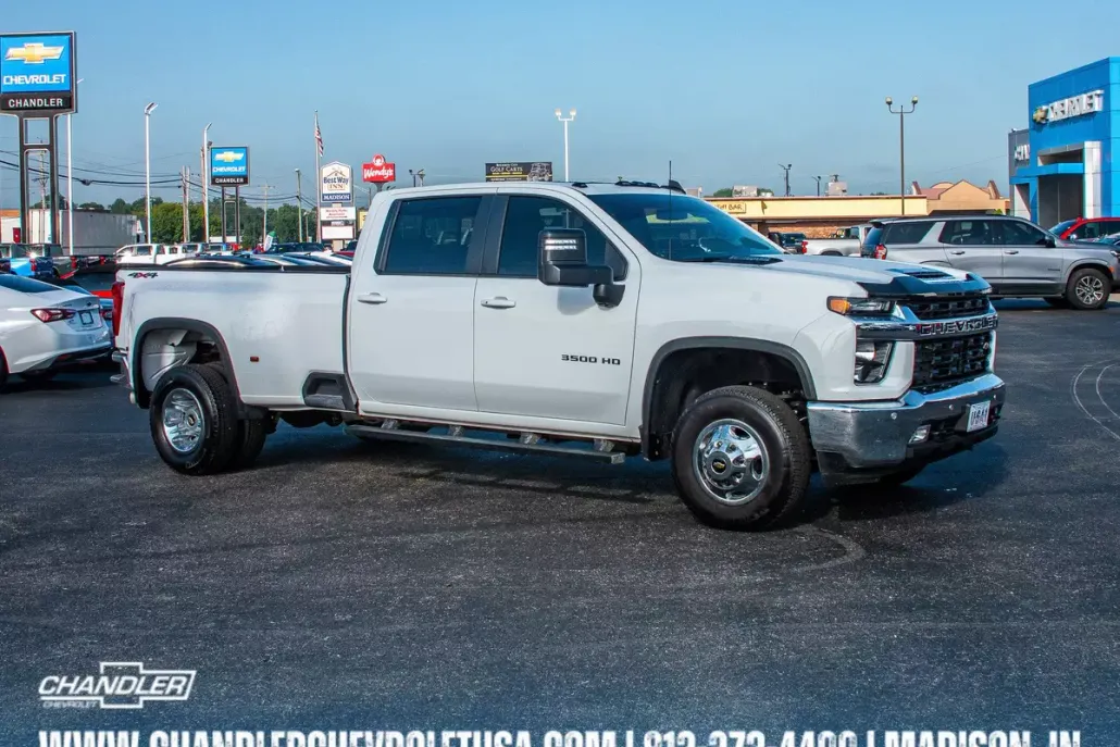 2022 Chevrolet Silverado 3500HD LT photo 1