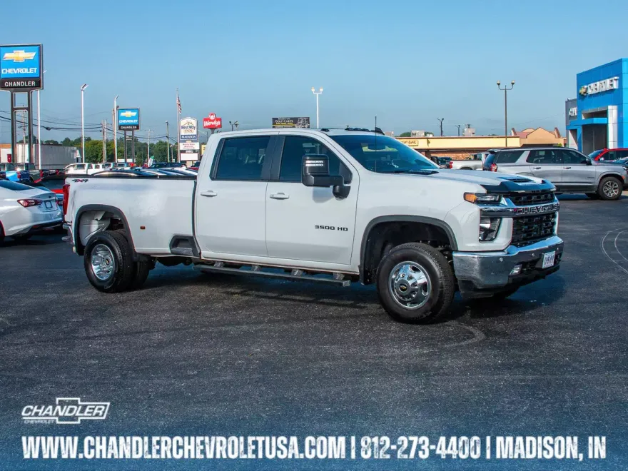 2022 Chevrolet Silverado 3500HD LT photo 1