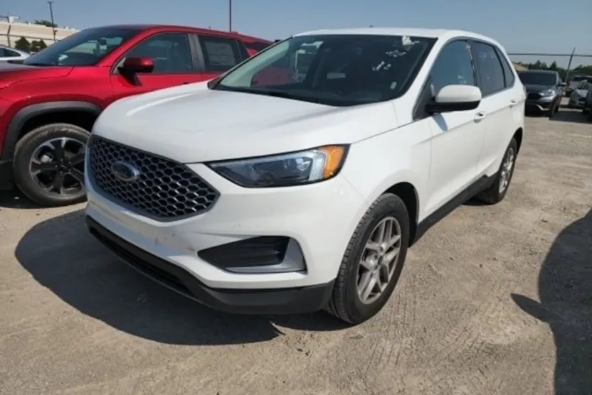 2024 Ford Edge Titanium photo 1