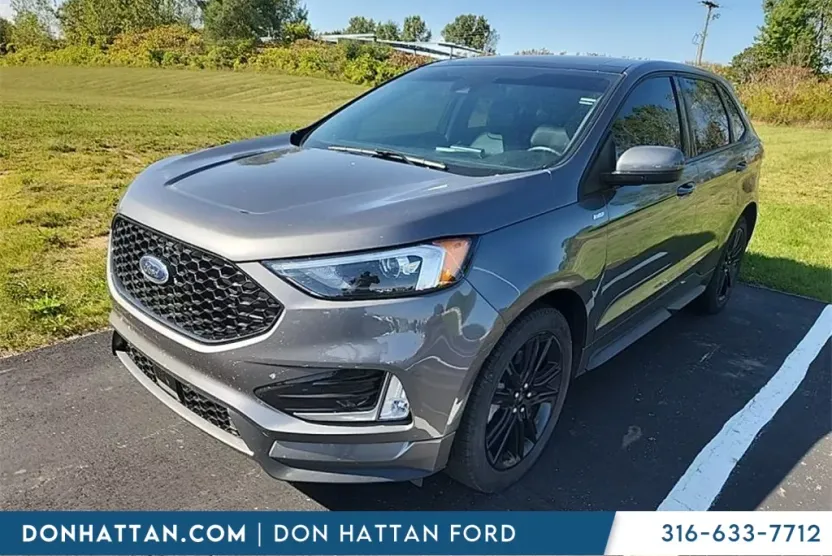 2023 Ford Edge ST photo 1