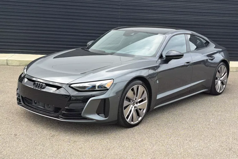 2022 Audi e-tron GT Prestige photo 1