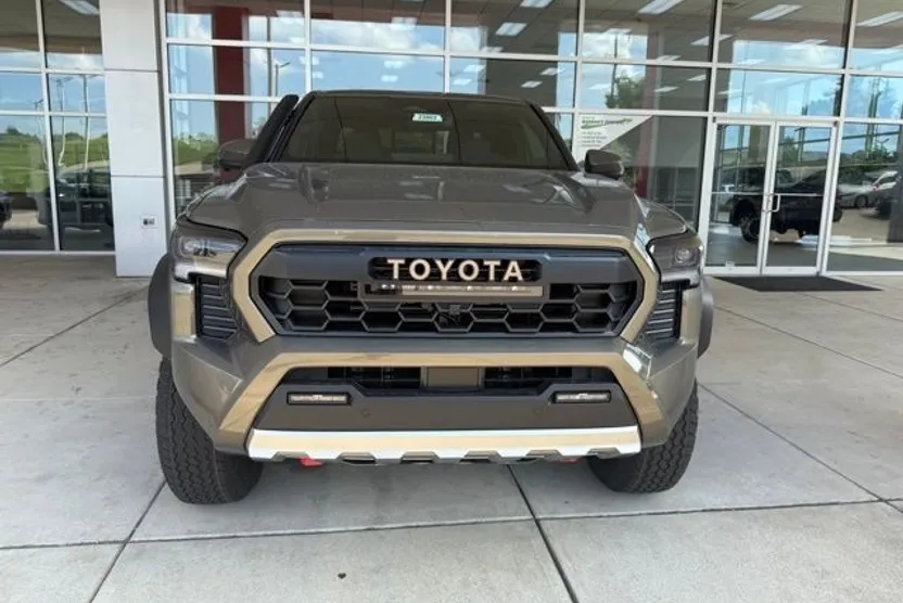 2025 Toyota Tacoma Trailhunter Double Cab photo 1