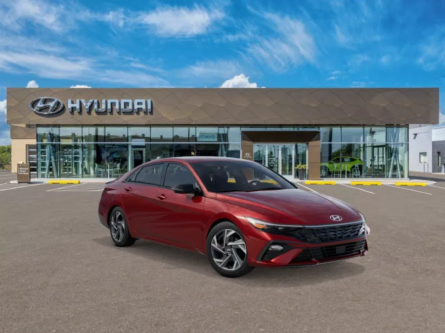 2025 Hyundai Elantra SEL Sport photo 1