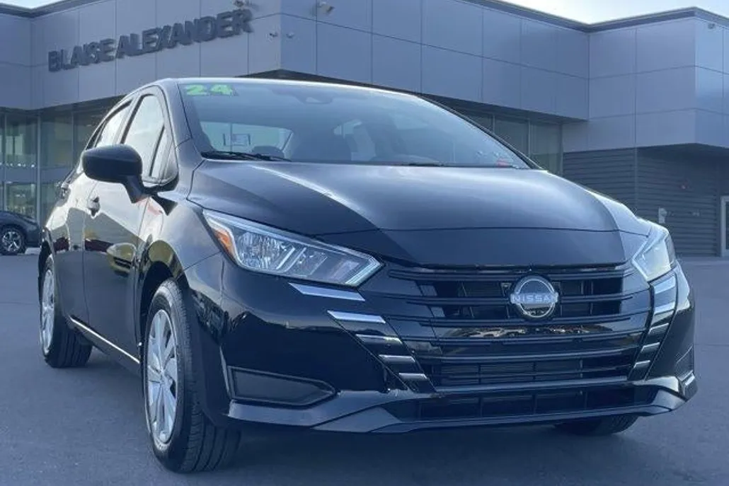 2024 Nissan Versa 1.6 S photo 1