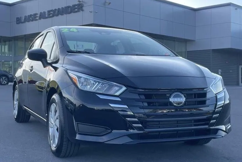 2024 Nissan Versa 1.6 S photo 1