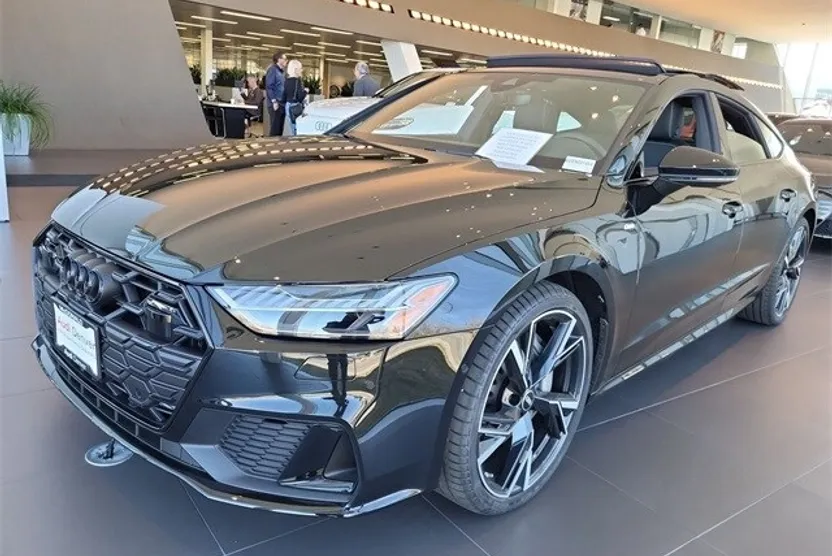 2025 Audi A7 Prestige photo 1