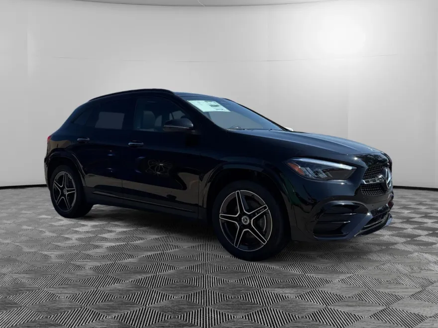2026 Mercedes Benz GLA 250 4MATIC photo 1