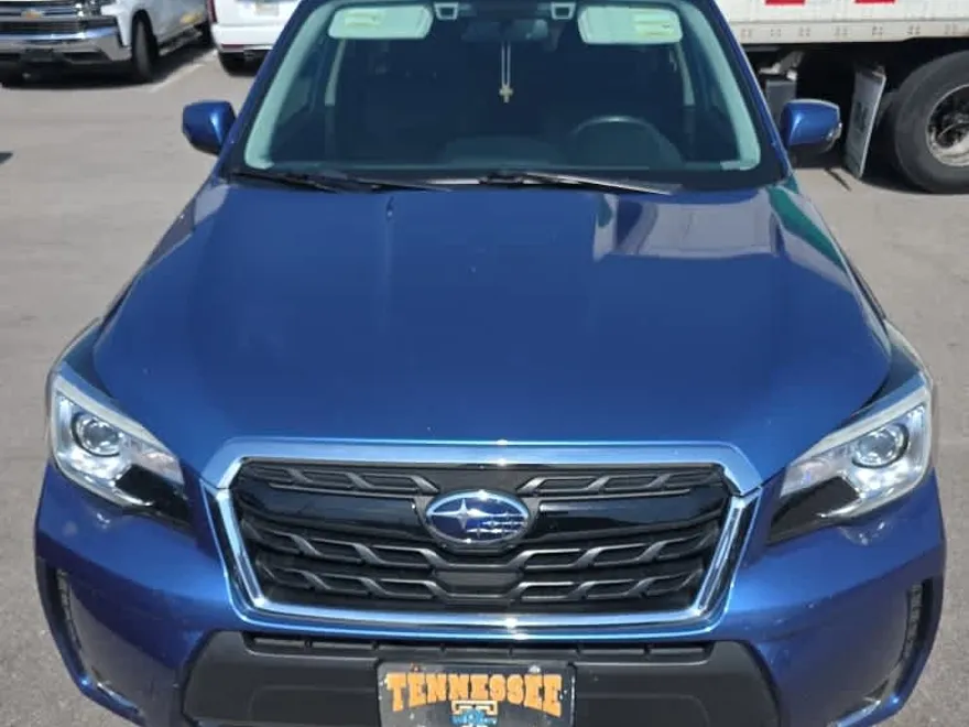 2017 Subaru Forester Touring photo 1