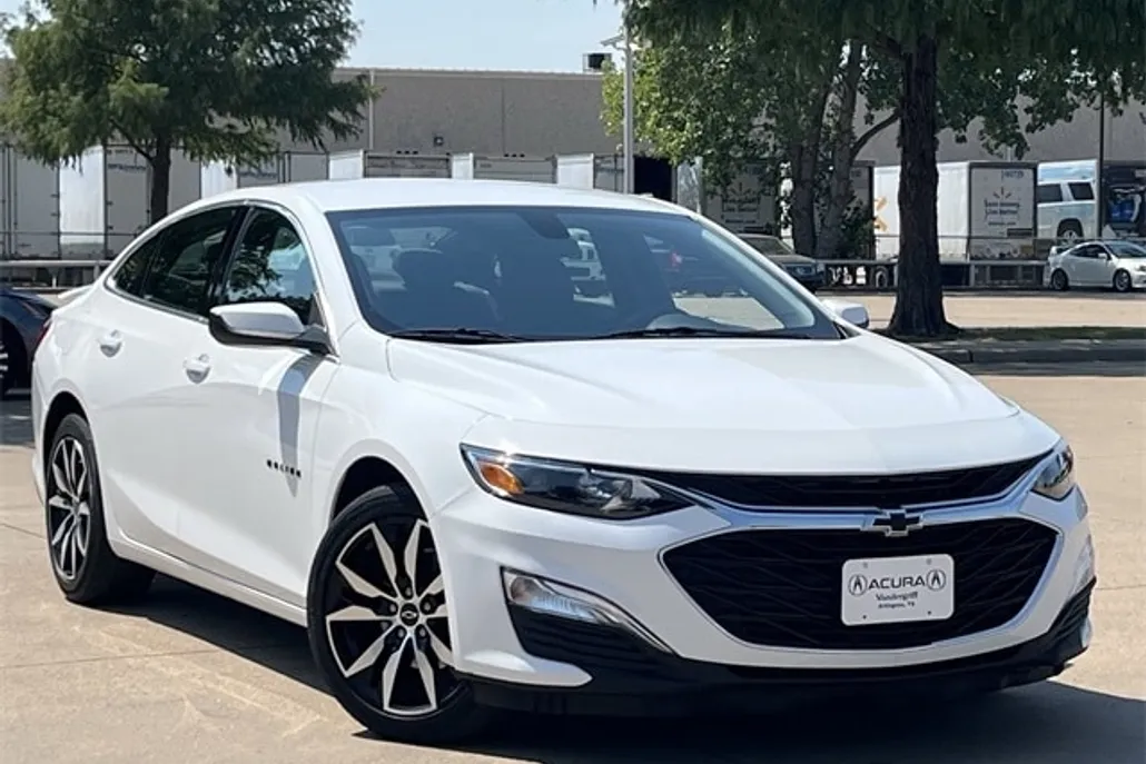 2022 Chevrolet Malibu RS photo 1