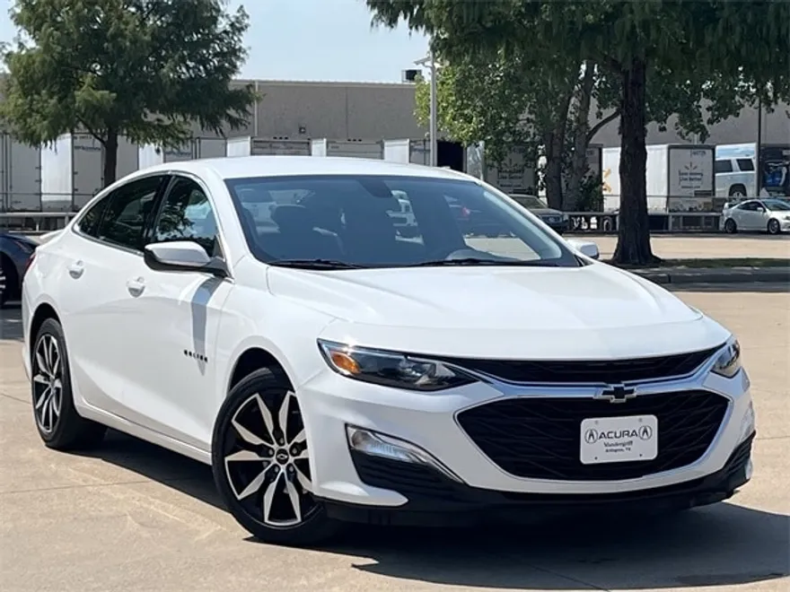 2022 Chevrolet Malibu RS photo 1