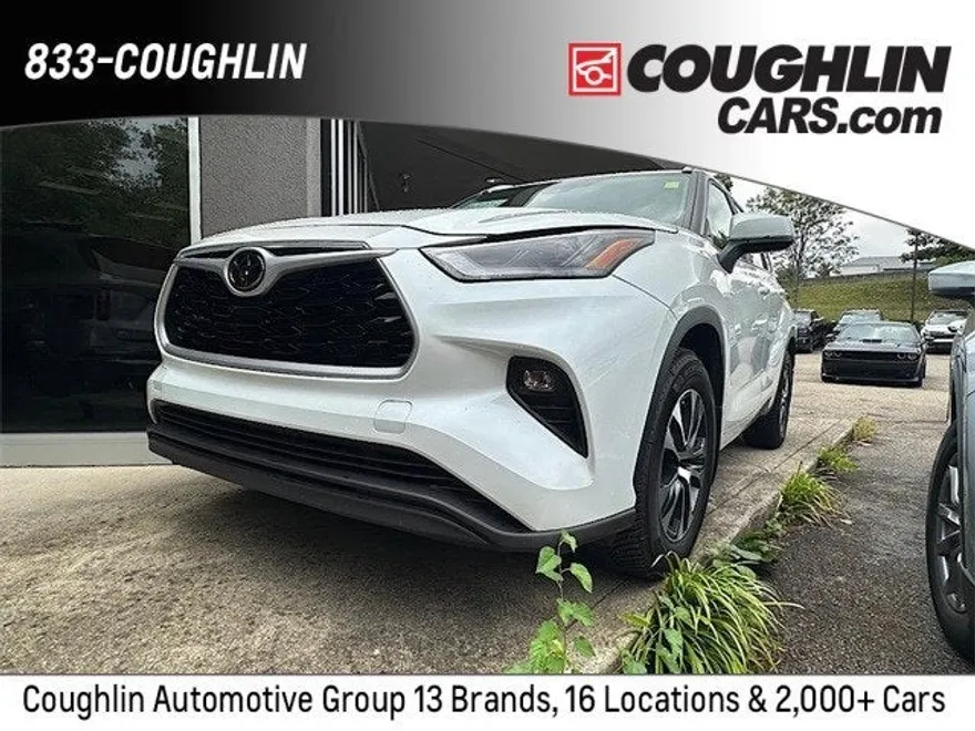 2023 Toyota Highlander XLE photo 1