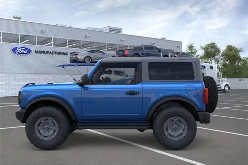 2025 Ford Bronco Base photo 1