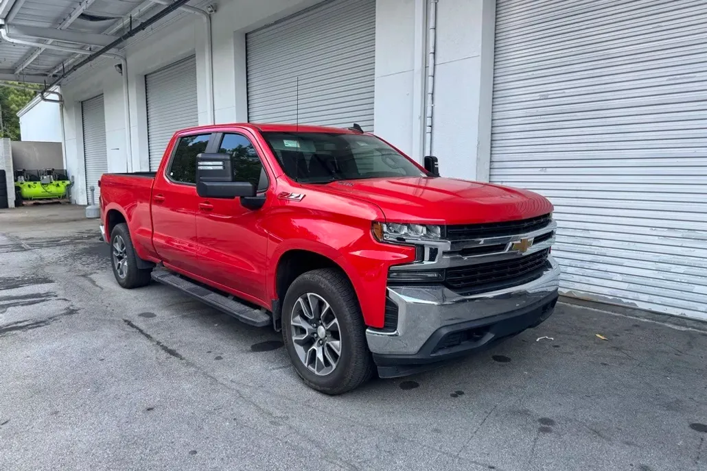 2020 Chevrolet Silverado 1500 LT photo 1