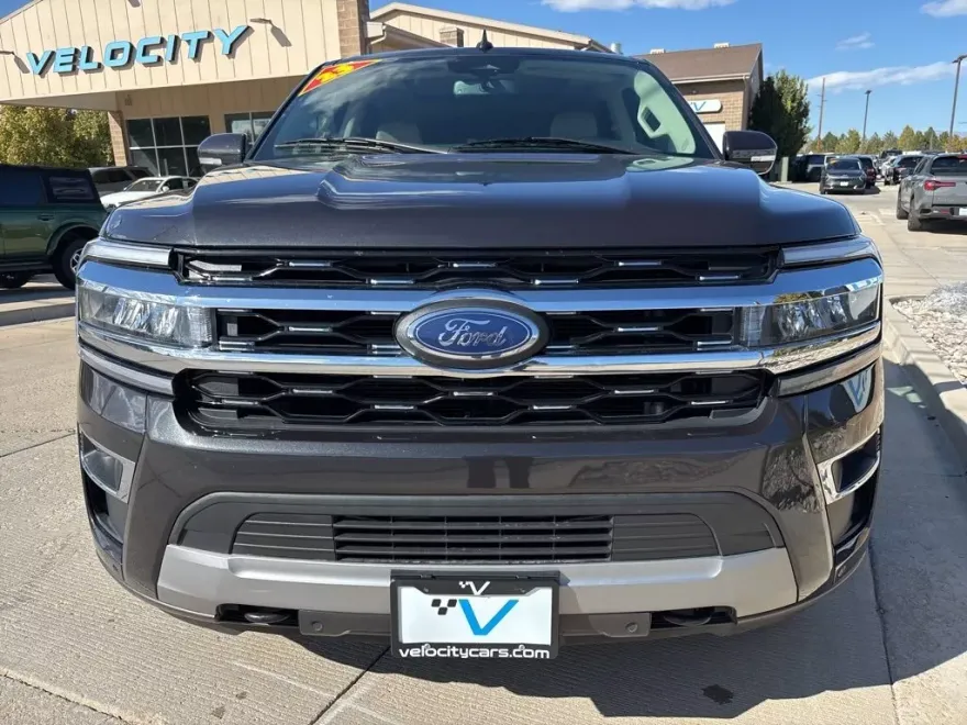 2023 Ford Expedition MAX Limited photo 1