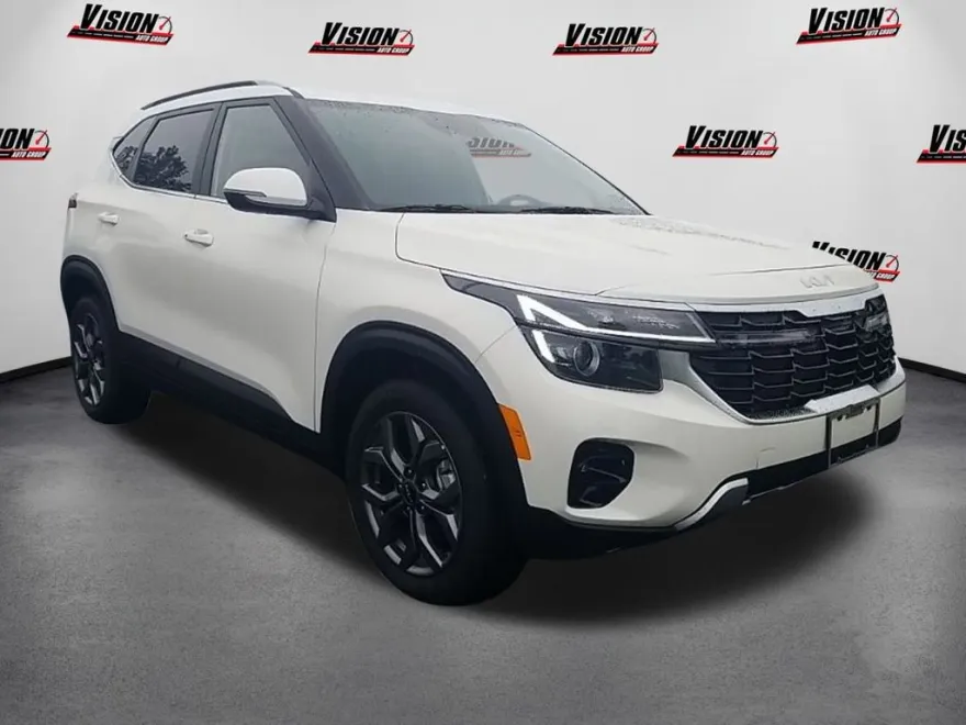 2024 Kia Seltos S photo 1