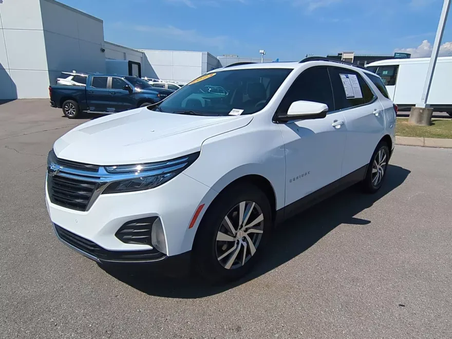 2023 Chevrolet Equinox LT photo 1