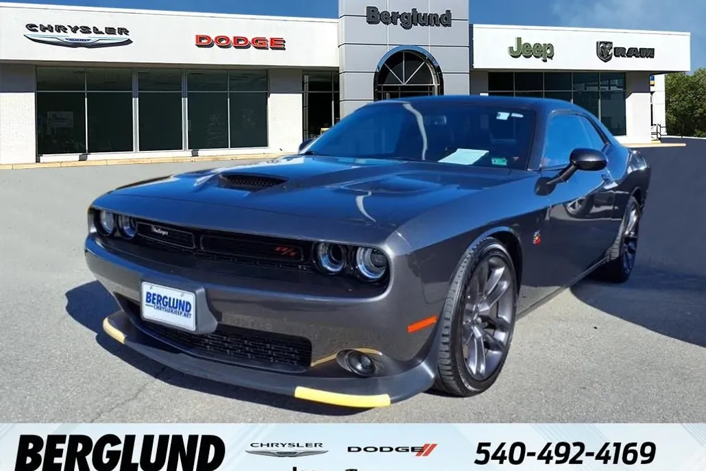2023 Dodge Challenger R/T Scat Pack photo 1