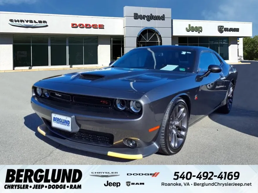 2023 Dodge Challenger R/T Scat Pack photo 1