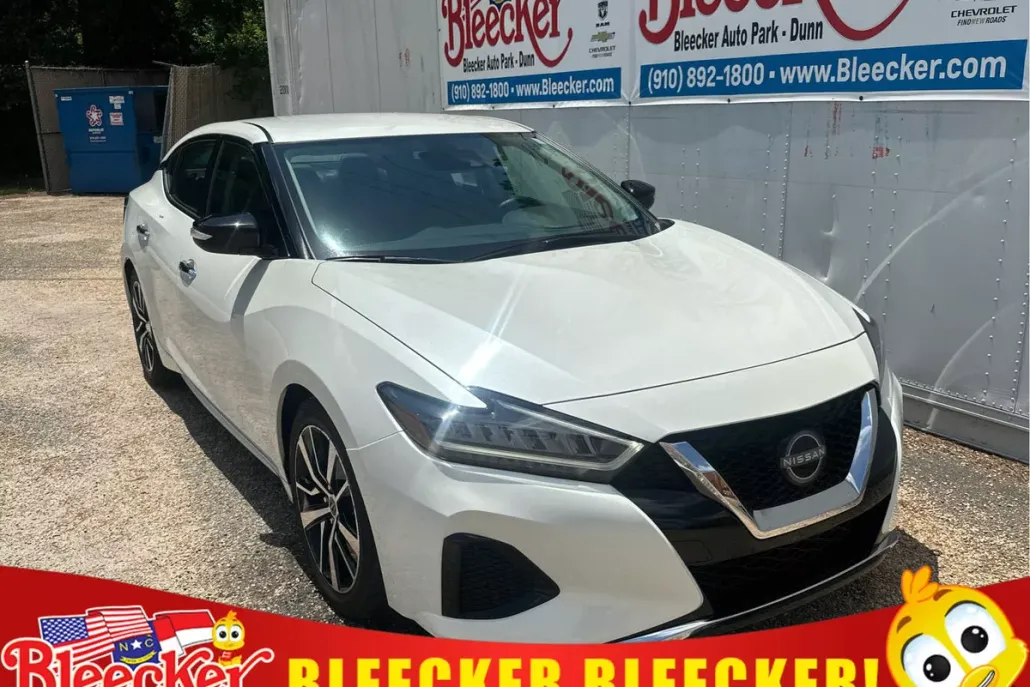 2023 Nissan Maxima SV photo 1
