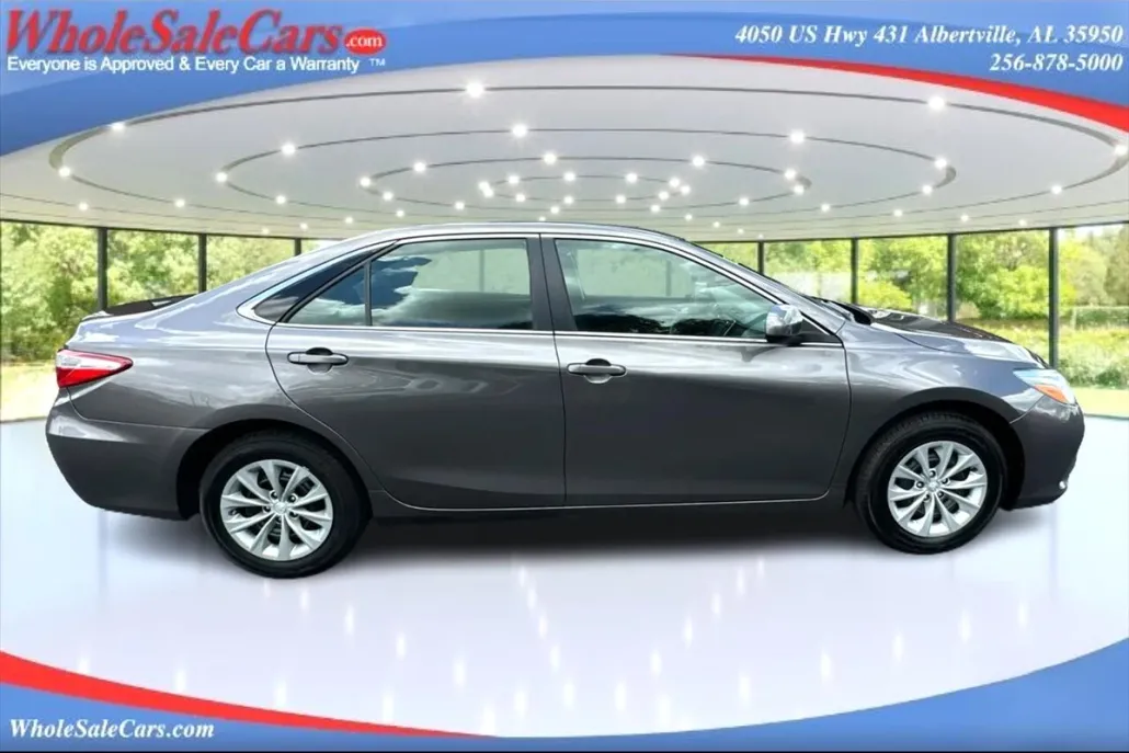 2017 Toyota Camry XLE photo 1