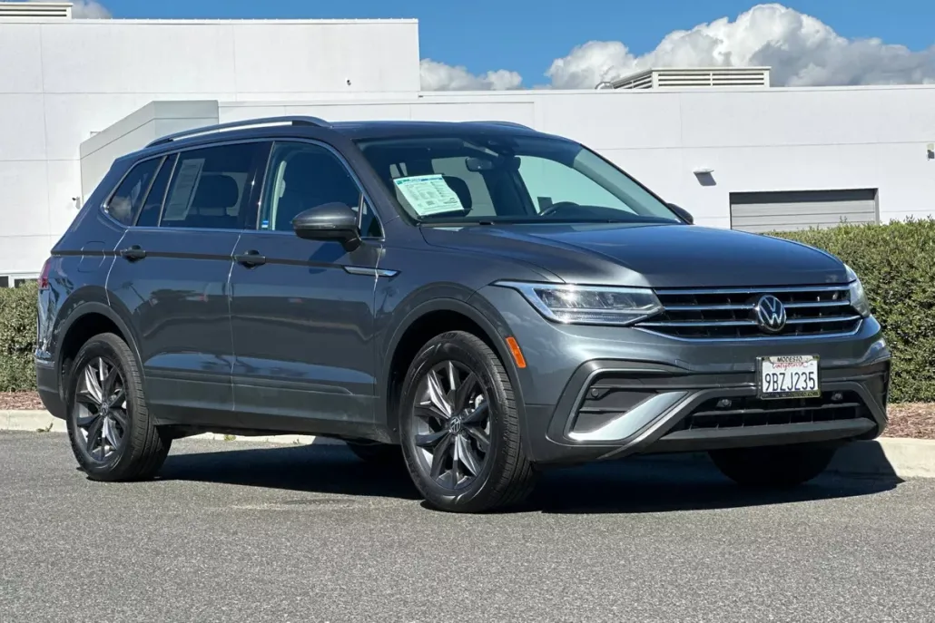 2022 Volkswagen Tiguan SE photo 1