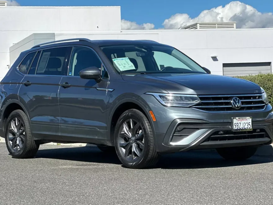 2022 Volkswagen Tiguan SE photo 1
