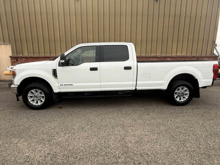 2022 Ford F-350 XLT photo 1