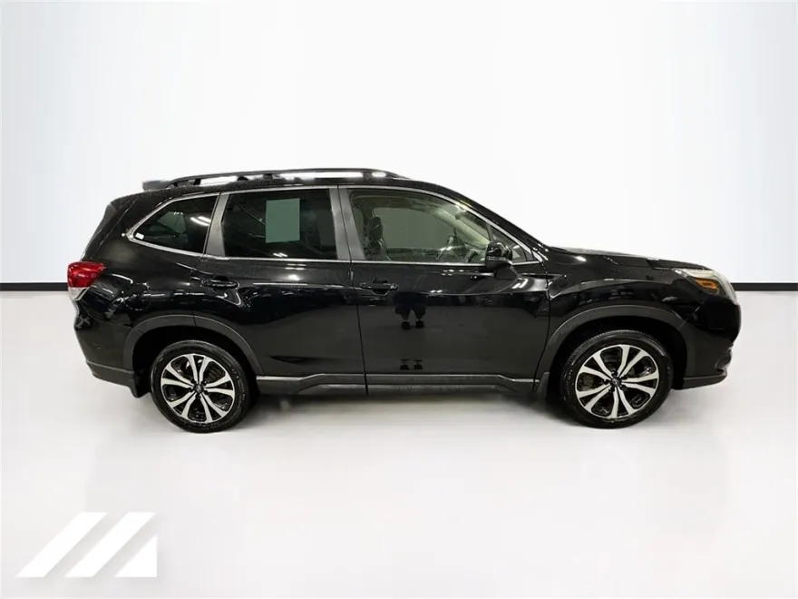 2022 Subaru Forester Limited photo 1