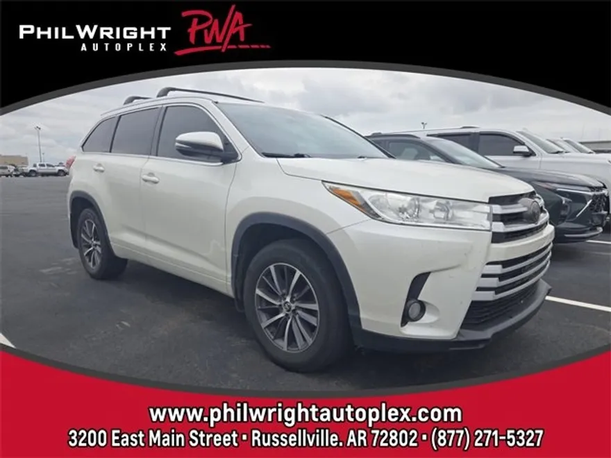 2018 Toyota Highlander SE photo 1