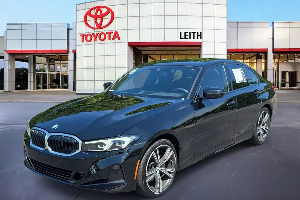 2023 Bmw 330i Sedan photo 1