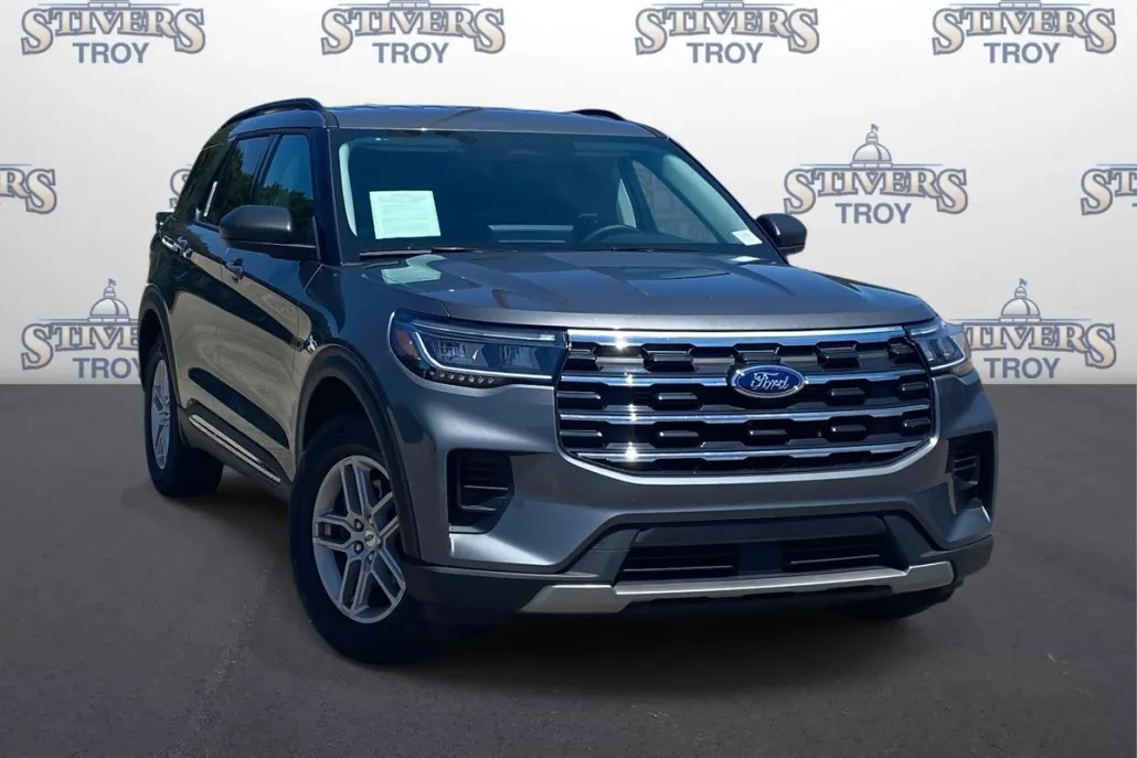2025 Ford Explorer photo 1