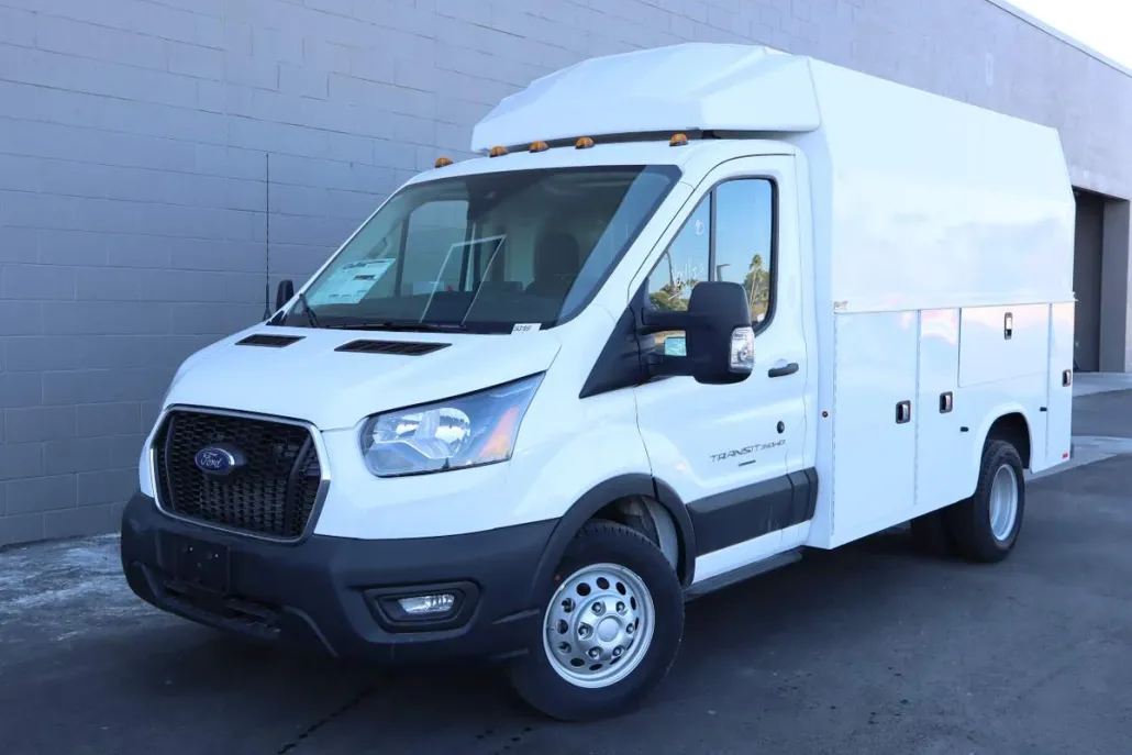 2024 Ford Transit Cutaway Chassis photo 1