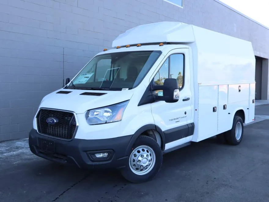 2024 Ford Transit Cutaway Chassis photo 1