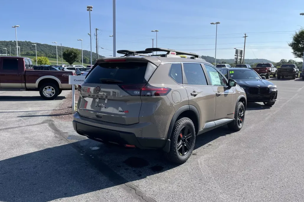 2026 Nissan Rogue SV photo 1