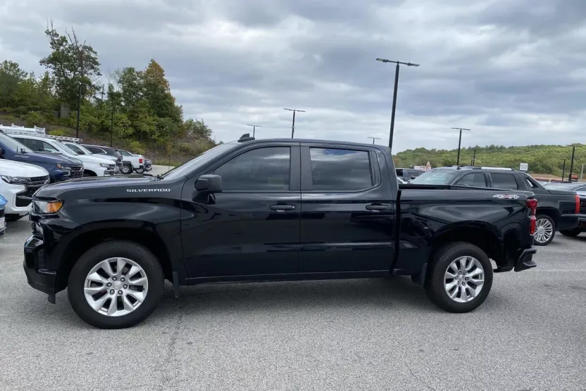 2022 Chevrolet Silverado 1500 Custom photo 1