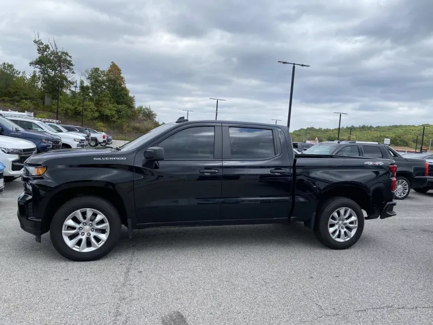 2022 Chevrolet Silverado 1500 Custom photo 1
