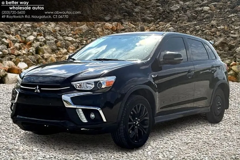 2019 Mitsubishi Outlander Sport LE photo 1