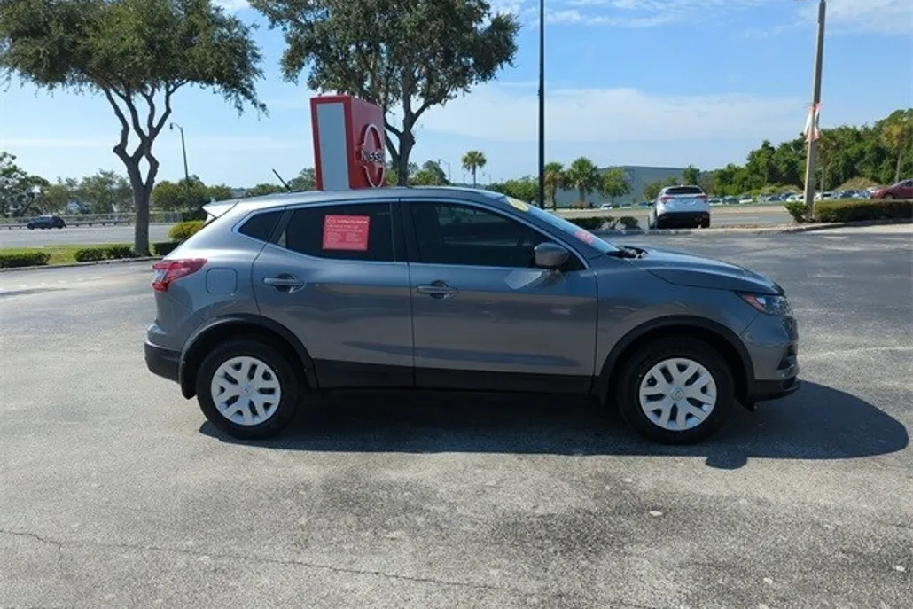 2020 Nissan Rogue Sport S photo 1