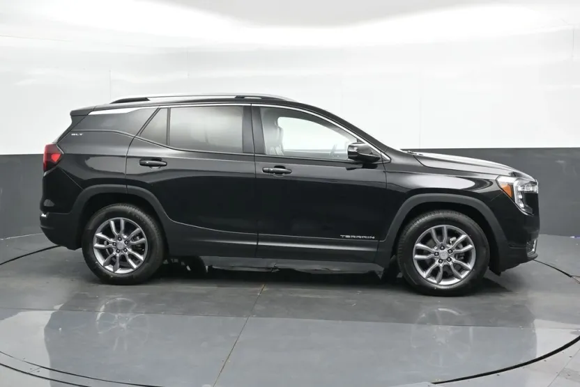 2024 Gmc Terrain SLT photo 1