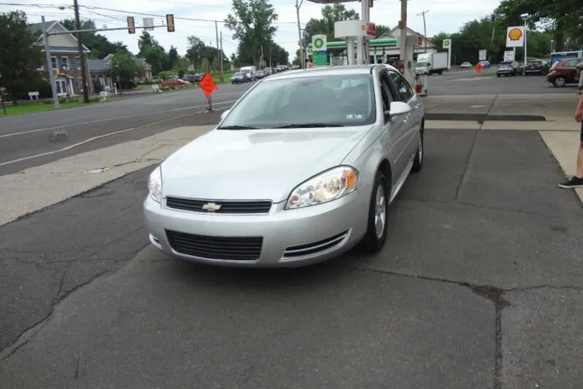 2009 Chevrolet Impala 1LT photo 1