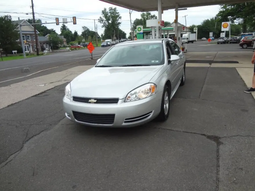 2009 Chevrolet Impala 1LT photo 1