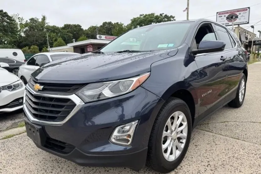 2018 Chevrolet Equinox LT photo 1