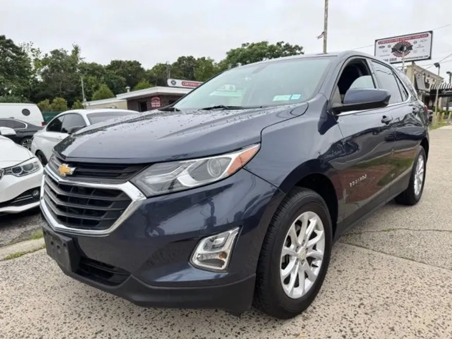 2018 Chevrolet Equinox LT photo 1