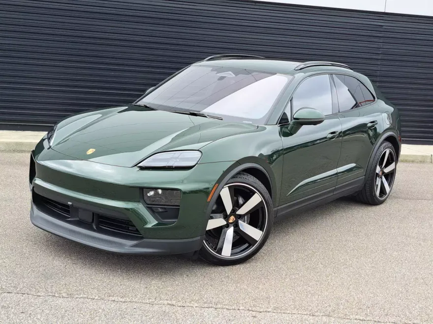 2024 Porsche Macan Electric 4 photo 1