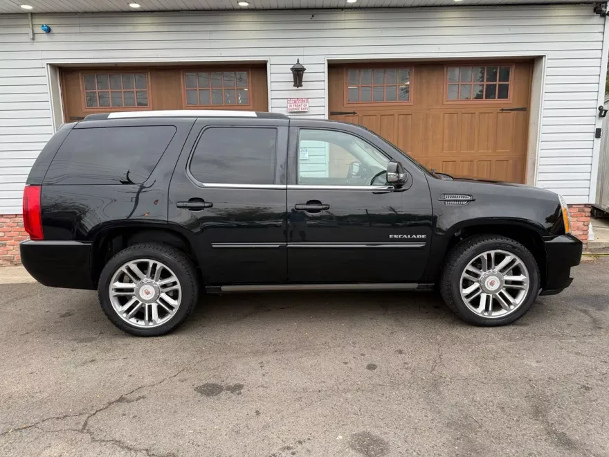 2014 Cadillac Escalade Premium photo 1